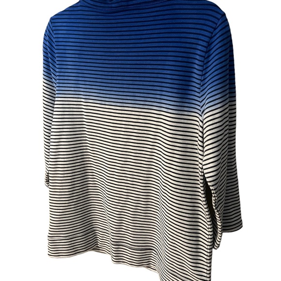 A Talbots sweatshirt in size medium - Picture 7 of 7